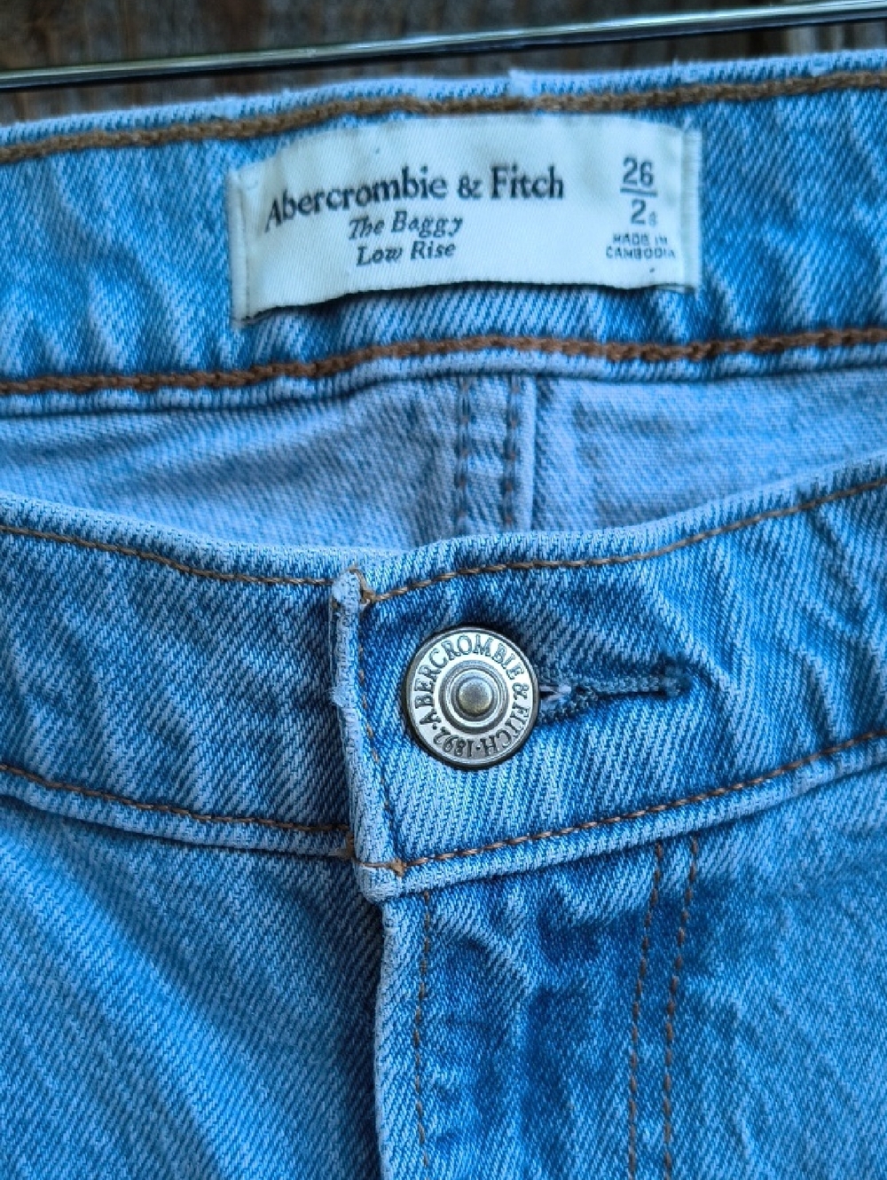 ABERCROMBIE & FITCH The Baggy Low Rise Jeans Short Inseam Size 26 - Picture 8 of 15
